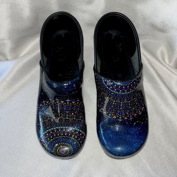 Dansko Women’s Twin Pro Tranquility Navy Blue Patent Leather Slip On Clogs SZ 40 - Picture 1 of 11